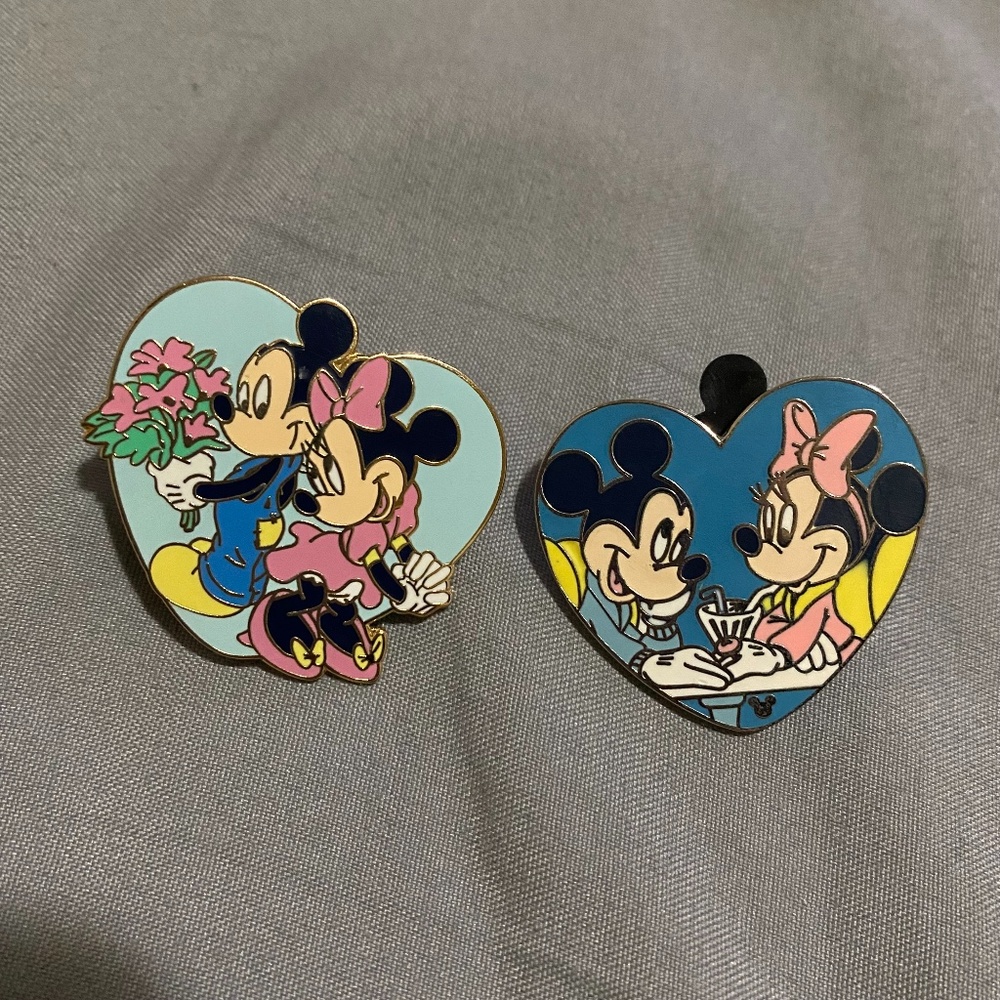 disney mickey & Minnie enamel pin set